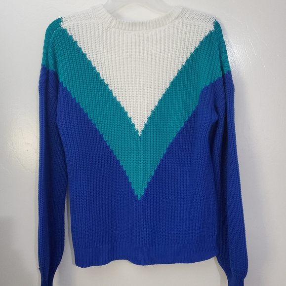 Brand new ladies sweater - Picture 2 of 7